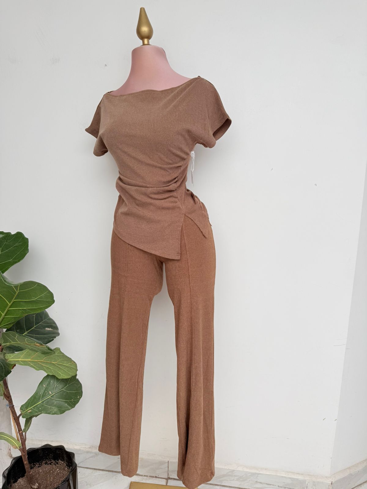 CONJUNTO 208