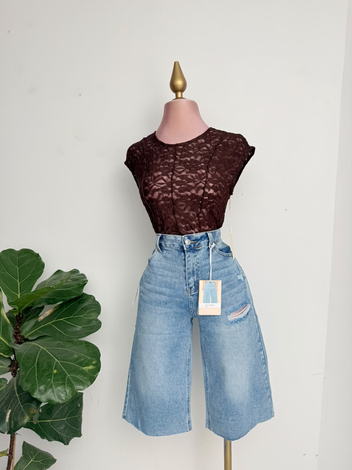 SHORT 048