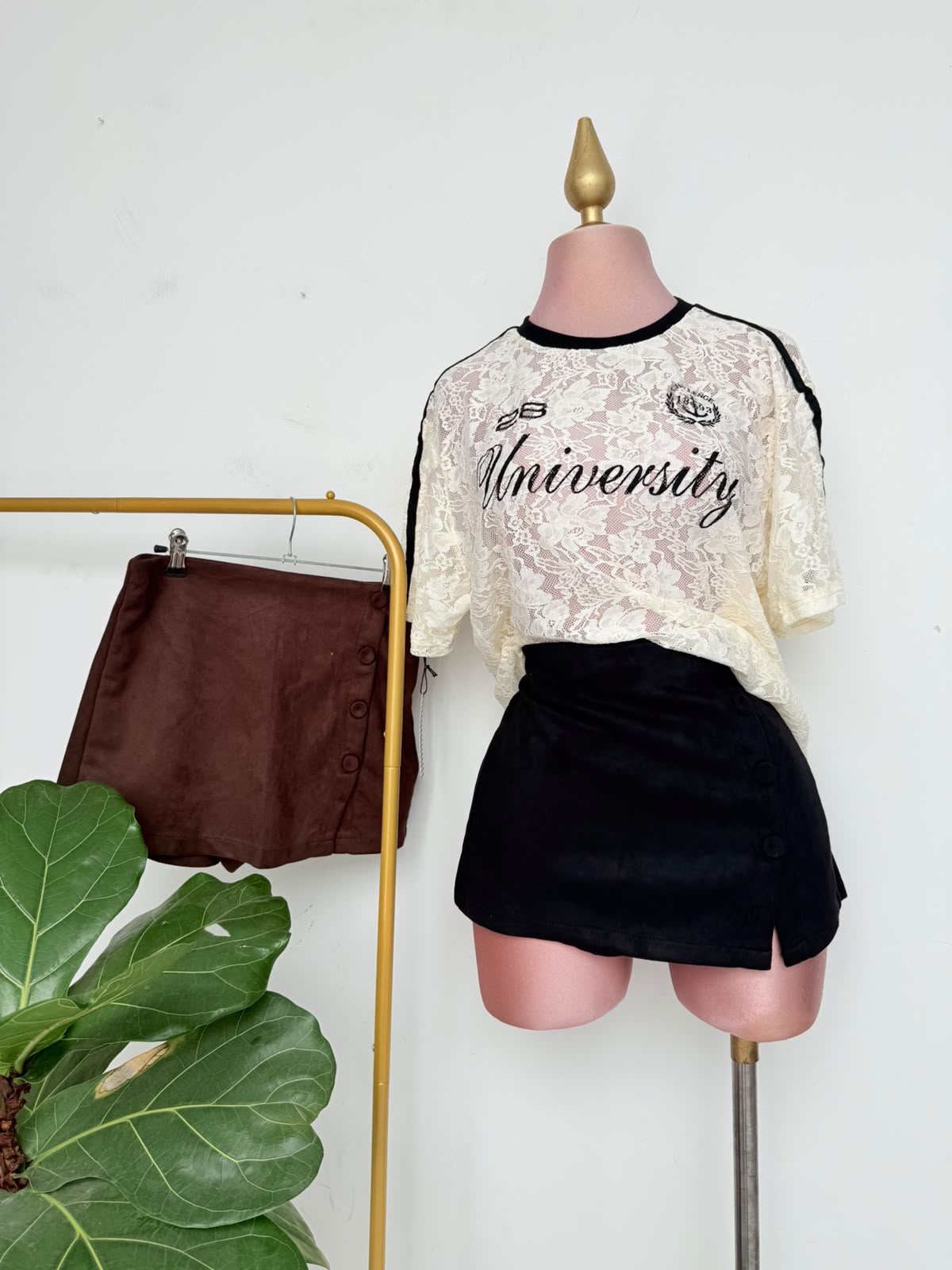 SHORT 049